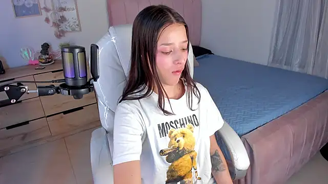 Snapshot of Amaia_Daniells chatting on 02-25-25, 03:09 Amaia Daniells online show from 02-25-25, 03:09