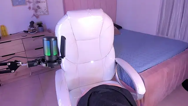 Snapshot of Amaia_Daniells chatting on 03-05-25, 03:18 Amaia Daniells online show from 03-05-25, 03:18