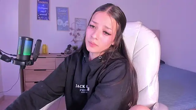 Snapshot of Amaia_Daniells chatting on 03-05-25, 06:23 Amaia Daniells online show from 03-05-25, 06:23