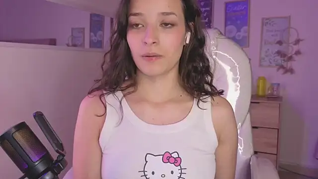 Snapshot of Amaia_Daniells chatting on 10-03-25, 04:20 Amaia Daniells online show from 10-03-25, 04:20