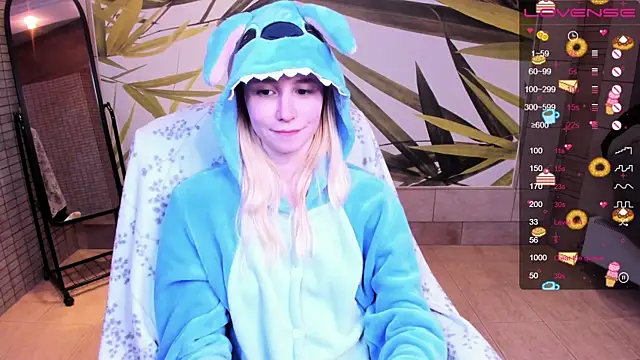 Snapshot of fleximona chatting on 02-15-26, 10:17 fleximona online show from 02-15-26, 10:17