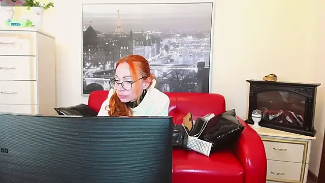 Snapshot of softlysoftlyasbeauty chatting on 09-18-25, 01:02 softlysoftlyasbeauty online show from 09-18-25, 01:02