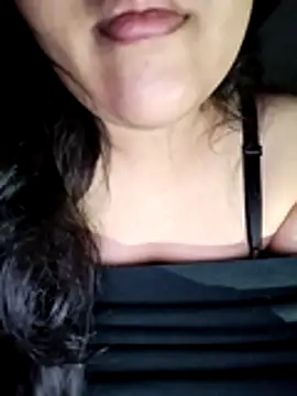 Snapshot of Annerae chatting on 11-29-25, 02:42 Annerae online show from 11-29-25, 02:42