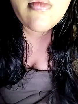 Snapshot of Annerae chatting on 06-15-26, 03:58 Annerae online show from 06-15-26, 03:58