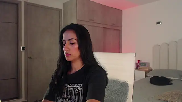 Snapshot of Brown_skin11 chatting on 01-06-26, 09:07 Brown skin11 online show from 01-06-26, 09:07