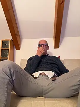 Relnnet online show from 10-26-25, 04:46