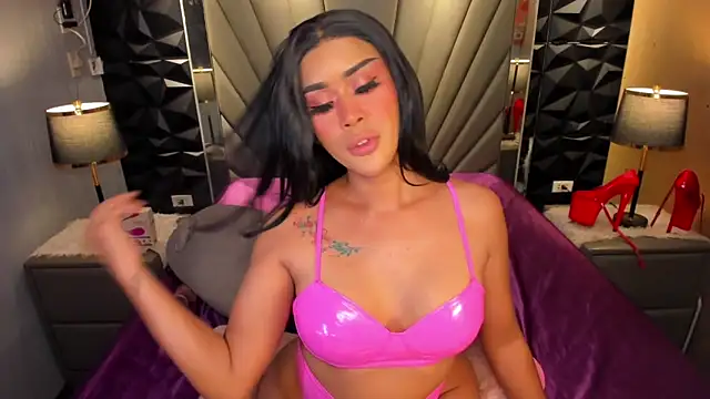 QuiinMollyXxX online show from 11-15-25, 09:39