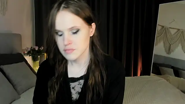 EffieMinki online show from 04-28-26, 08:47