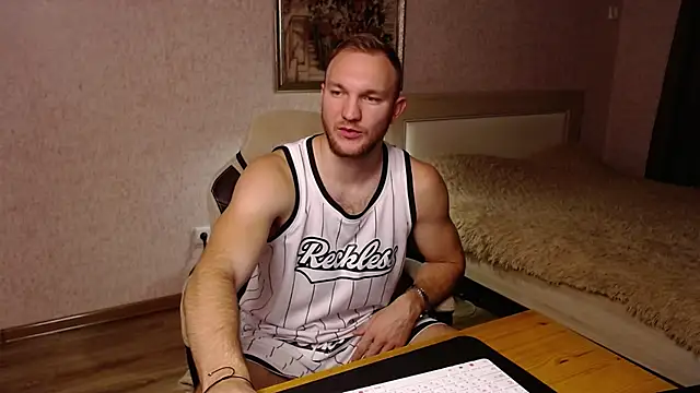 Toress1 online show from 11-22-25, 06:29