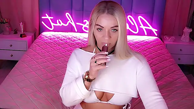 AllwaysHotJ online show from 03-08-26, 01:47