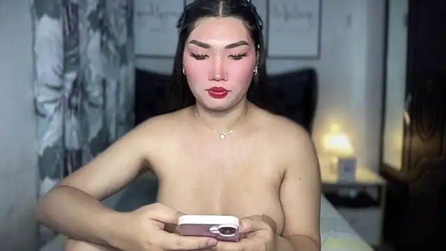 Miss Deliciousness online show from 04-19-26, 04:28