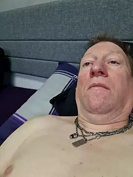 Snapshot of tomtom111111 chatting on 11-01-25, 01:13 tomtom111111 online show from 11-01-25, 01:13