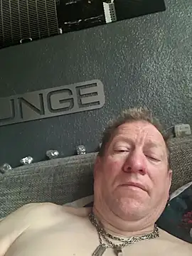 Snapshot of tomtom111111 chatting on 11-04-25, 01:32 tomtom111111 online show from 11-04-25, 01:32