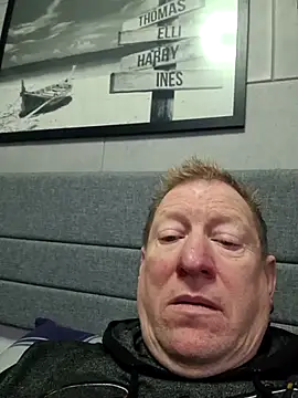 Snapshot of tomtom111111 chatting on 11-30-25, 11:25 tomtom111111 online show from 11-30-25, 11:25