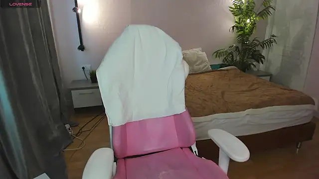 Lesya Flin online show from 10-31-25, 09:21