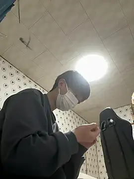 Snapshot of pychan chatting on 12-31-24, 12:04 pychan online show from 12-31-24, 12:04