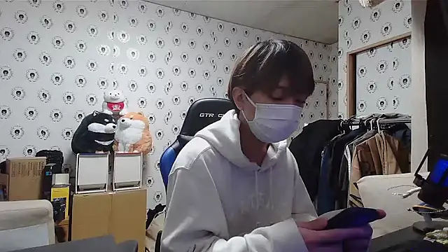 Snapshot of pychan chatting on 01-29-25, 10:48 pychan online show from 01-29-25, 10:48