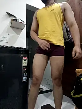 Snapshot of GYMBOY0071 chatting on 02-01-25, 04:54 GYMBOY0071 online show from 02-01-25, 04:54