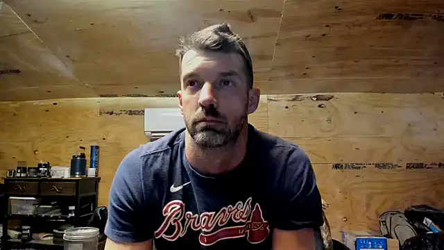 Snapshot of Kenny_Kyle chatting on 01-31-25, 01:43 Kenny Kyle online show from 01-31-25, 01:43