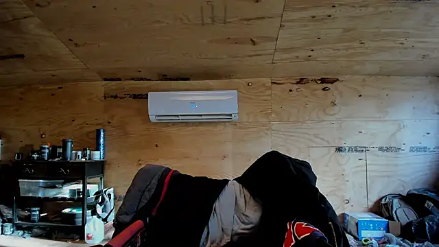 Snapshot of Kenny_Kyle chatting on 02-01-25, 02:02 Kenny Kyle online show from 02-01-25, 02:02