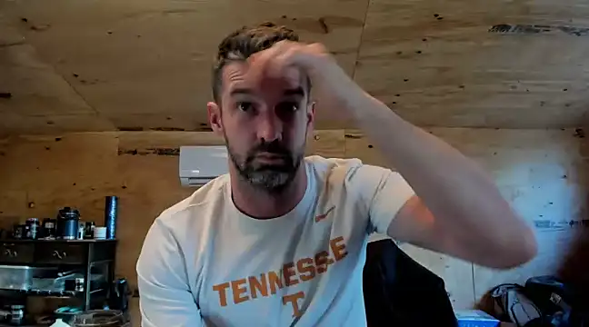 Snapshot of Kenny_Kyle chatting on 02-02-25, 01:41 Kenny Kyle online show from 02-02-25, 01:41