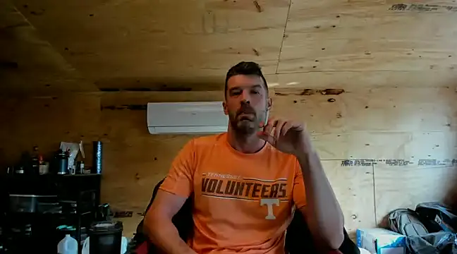 Snapshot of Kenny_Kyle chatting on 02-09-25, 03:01 Kenny Kyle online show from 02-09-25, 03:01
