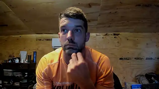 Snapshot of Kenny_Kyle chatting on 02-11-25, 10:39 Kenny Kyle online show from 02-11-25, 10:39