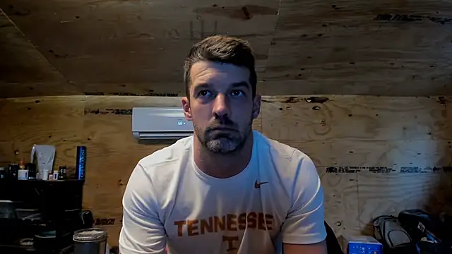 Snapshot of Kenny_Kyle chatting on 02-19-25, 09:58 Kenny Kyle online show from 02-19-25, 09:58