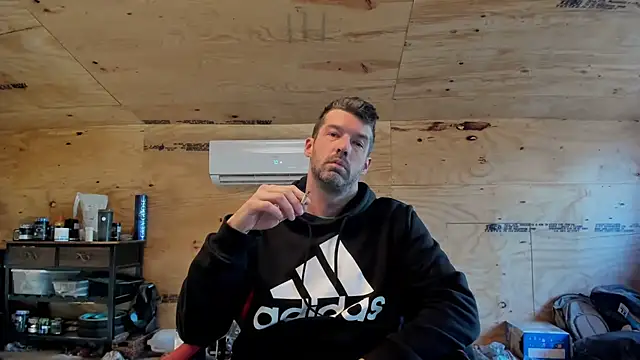 Snapshot of Kenny_Kyle chatting on 02-22-25, 01:13 Kenny Kyle online show from 02-22-25, 01:13