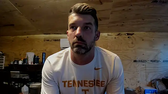 Snapshot of Kenny_Kyle chatting on 03-12-25, 11:33 Kenny Kyle online show from 03-12-25, 11:33