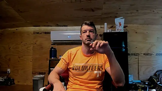 Snapshot of Kenny_Kyle chatting on 09-19-25, 03:13 Kenny Kyle online show from 09-19-25, 03:13