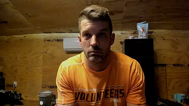 Snapshot of Kenny_Kyle chatting on 10-08-25, 02:53 Kenny Kyle online show from 10-08-25, 02:53
