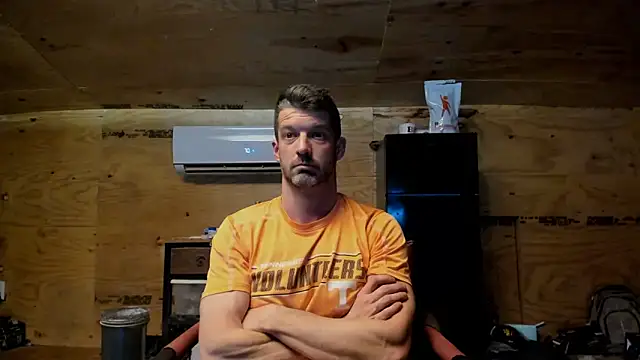 Snapshot of Kenny_Kyle chatting on 10-15-25, 03:50 Kenny Kyle online show from 10-15-25, 03:50