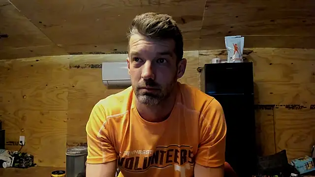 Snapshot of Kenny_Kyle chatting on 10-16-25, 02:23 Kenny Kyle online show from 10-16-25, 02:23