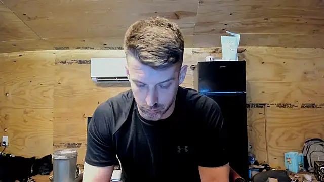 Snapshot of Kenny_Kyle chatting on 10-19-25, 04:35 Kenny Kyle online show from 10-19-25, 04:35