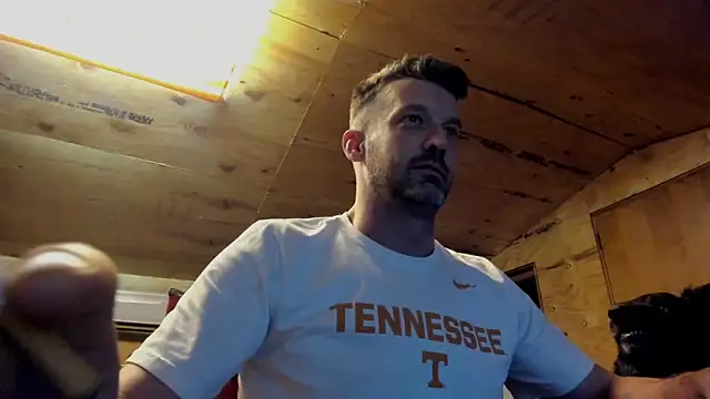 Snapshot of Kenny_Kyle chatting on 10-23-25, 04:34 Kenny Kyle online show from 10-23-25, 04:34