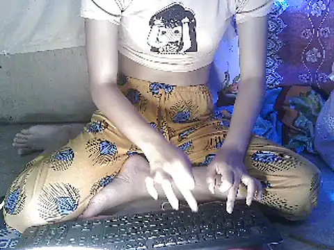 Snapshot of PinaySkinnyGirl chatting on 03-07-25, 09:40 PinaySkinnyGirl online show from 03-07-25, 09:40