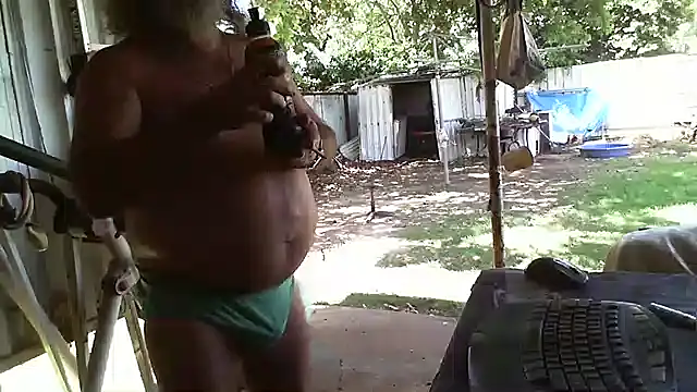 Snapshot of herbie010666 chatting on 12-15-24, 04:07 herbie010666 online show from 12-15-24, 04:07