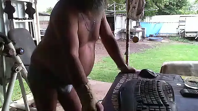 Snapshot of herbie010666 chatting on 02-08-25, 05:40 herbie010666 online show from 02-08-25, 05:40