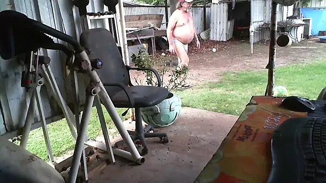 Snapshot of herbie010666 chatting on 02-21-25, 05:24 herbie010666 online show from 02-21-25, 05:24