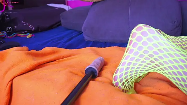 sweetfoxed online show from 12-03-25, 04:53