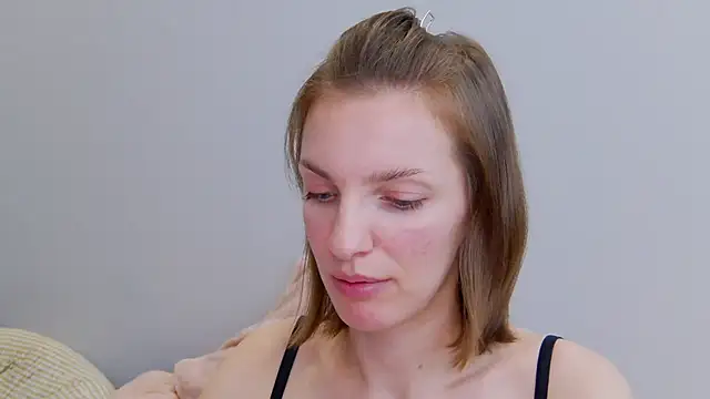 Snapshot of Beauty_Alex chatting on 12-30-24, 04:42 Beauty Alex online show from 12-30-24, 04:42