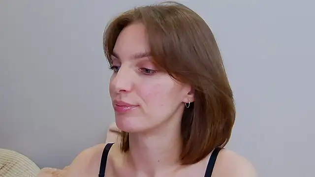 Snapshot of Beauty_Alex chatting on 01-12-25, 05:03 Beauty Alex online show from 01-12-25, 05:03