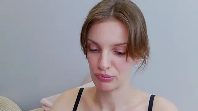 Snapshot of Beauty_Alex chatting on 01-28-25, 07:43 Beauty Alex online show from 01-28-25, 07:43