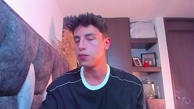 Snapshot of I_Gabriel chatting on 01-04-25, 01:42 I Gabriel online show from 01-04-25, 01:42