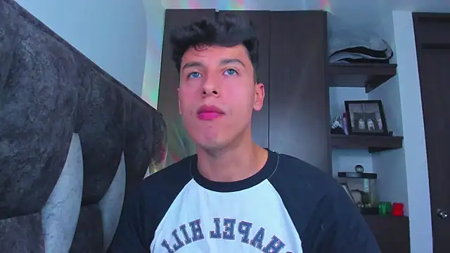 Snapshot of I_Gabriel chatting on 01-22-25, 08:28 I Gabriel online show from 01-22-25, 08:28