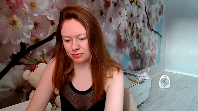 Snapshot of ConnieDaw chatting on 02-10-25, 05:58 ConnieDaw online show from 02-10-25, 05:58