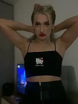 Snapshot of DanaAlf chatting on 10-08-25, 01:14 DanaAlf online show from 10-08-25, 01:14