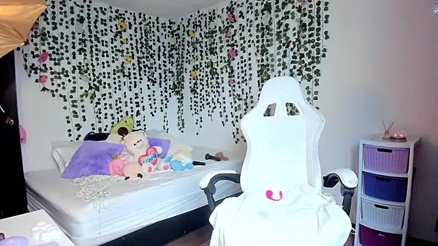 Snapshot of violeta_milleer chatting on 01-25-25, 05:19 violeta milleer online show from 01-25-25, 05:19