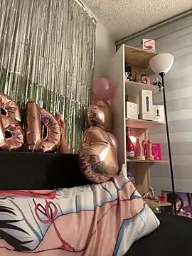 Snapshot of lilly_sweett chatting on 12-16-25, 11:10 lilly sweett online show from 12-16-25, 11:10